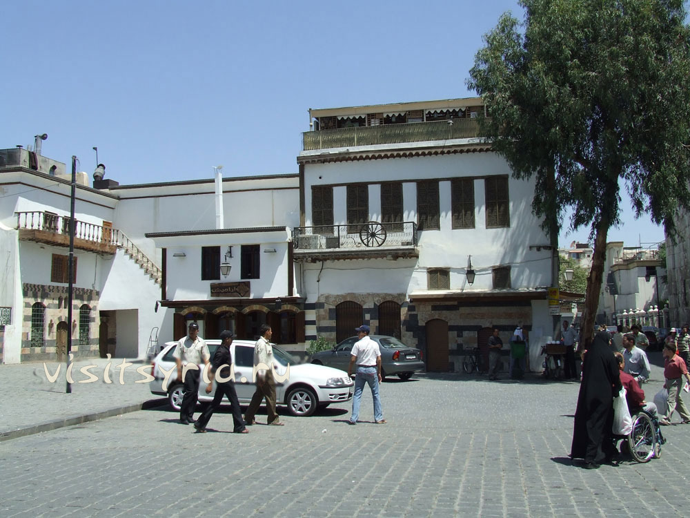 Здание в восточном стиле